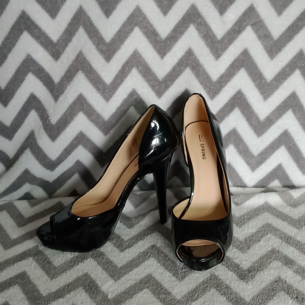 ⏳ 👟 Call it Spring Black Heels 8.5